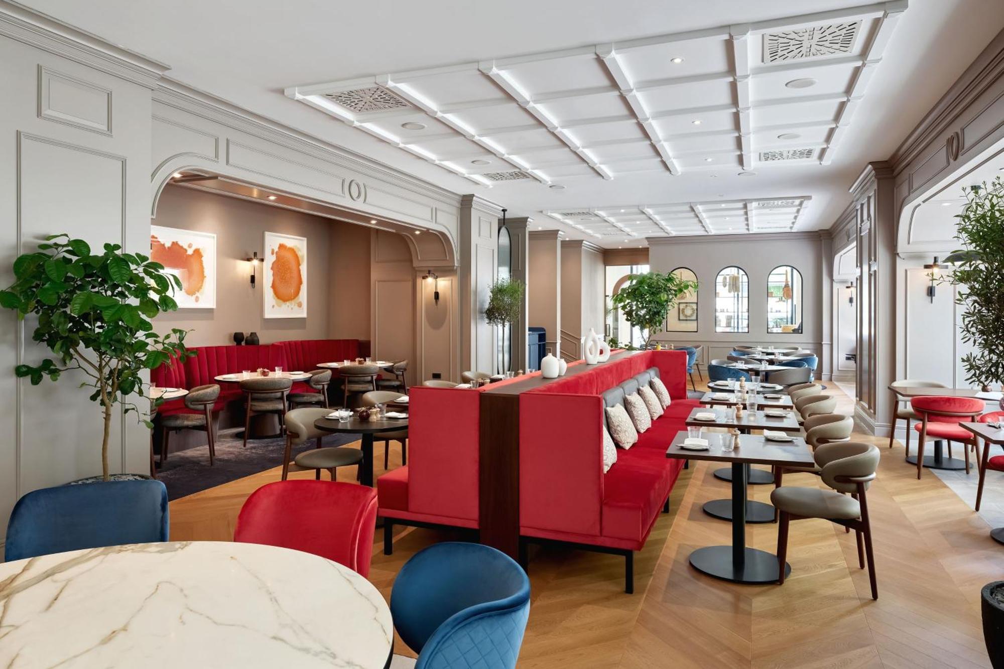 โรงแรมเชอราตัน ซาเกรบ ซาเกร็บ ภายนอก รูปภาพ The restaurant's interior