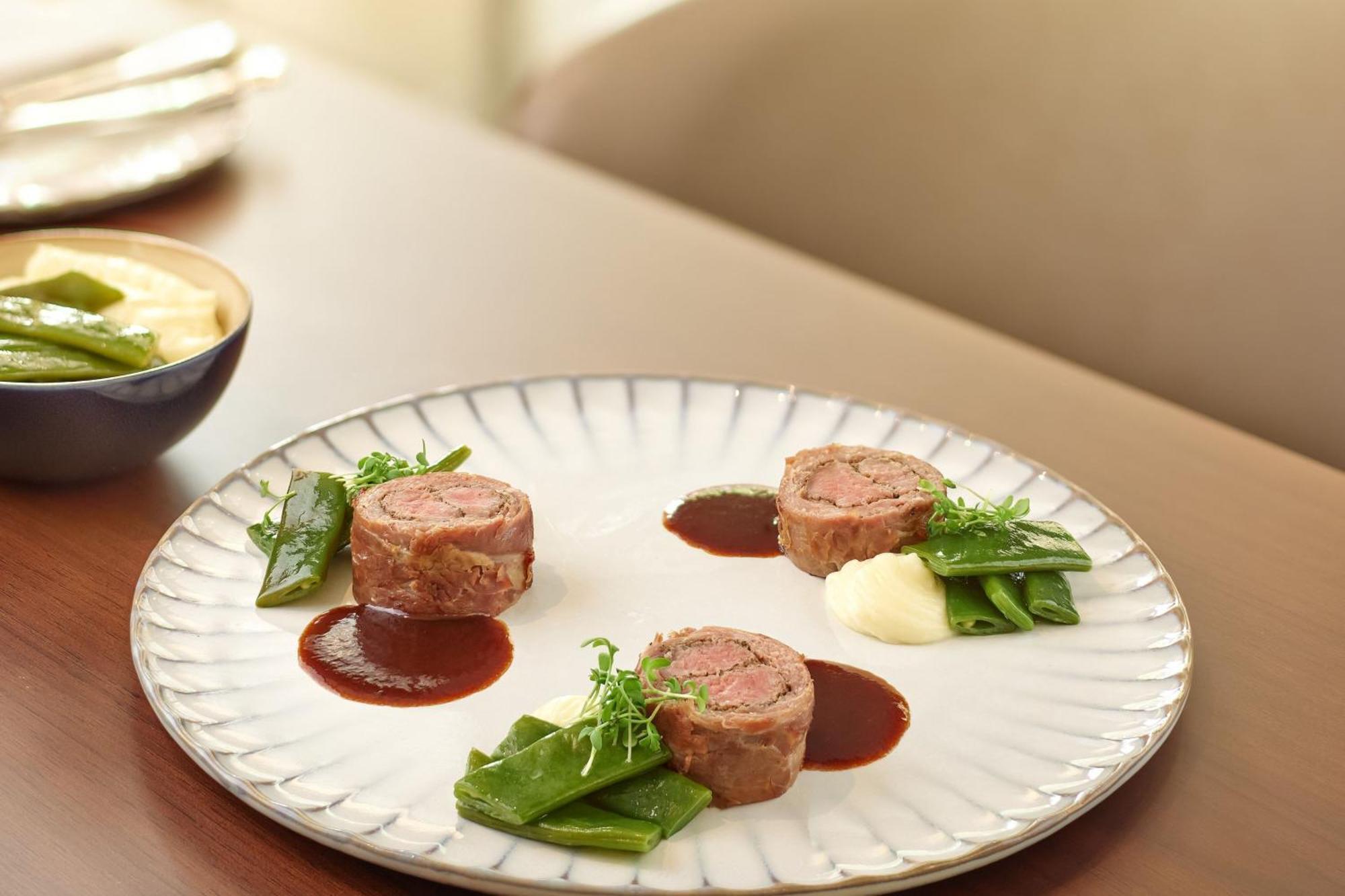 โรงแรมเชอราตัน ซาเกรบ ซาเกร็บ ภายนอก รูปภาพ Tournedos Rossini